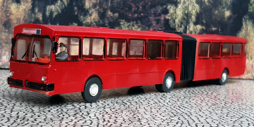 III O 305 Fahrerseite