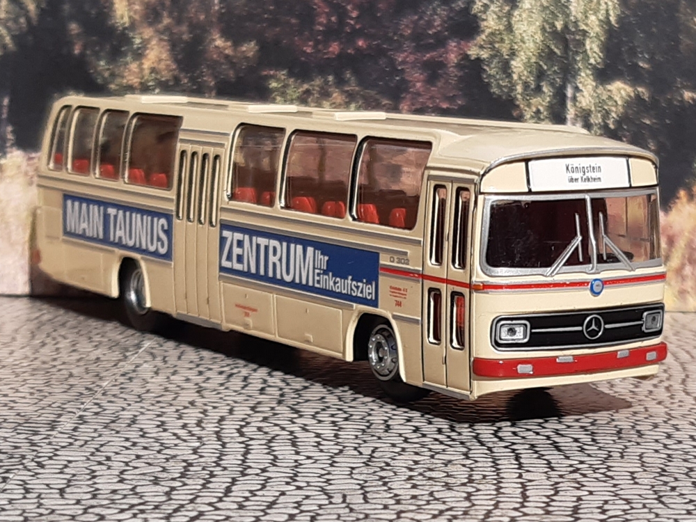 O 302 Türseite